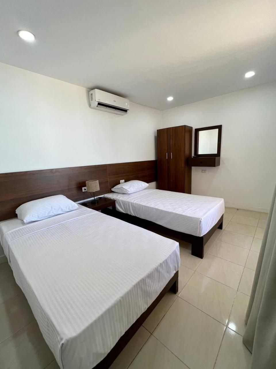Serafy City Center Hostel And Pool For Foreigners Adults Only Hurghada Room photo